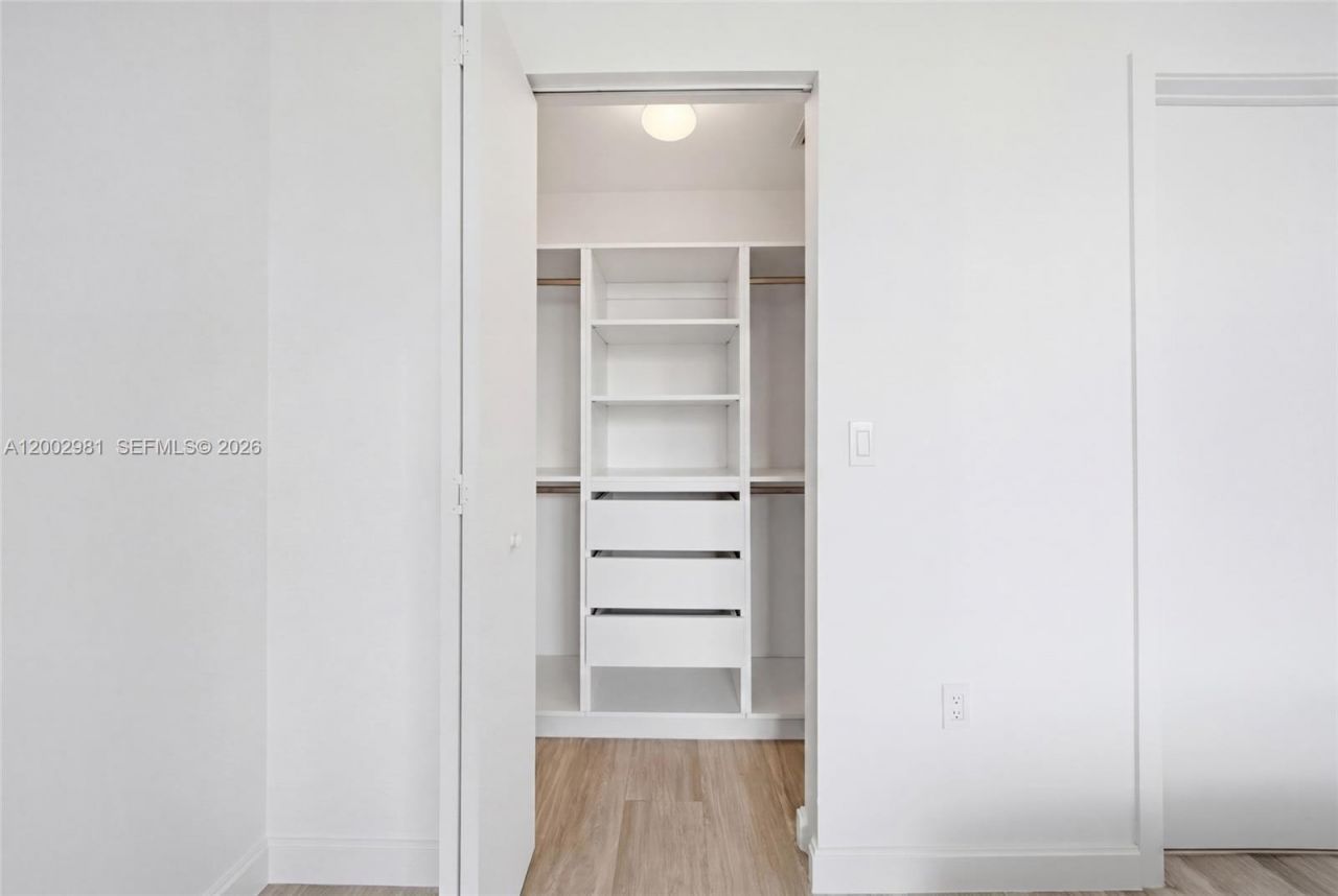55 SW 9th St, Unit 3106, Miami, FL 33130 Photo