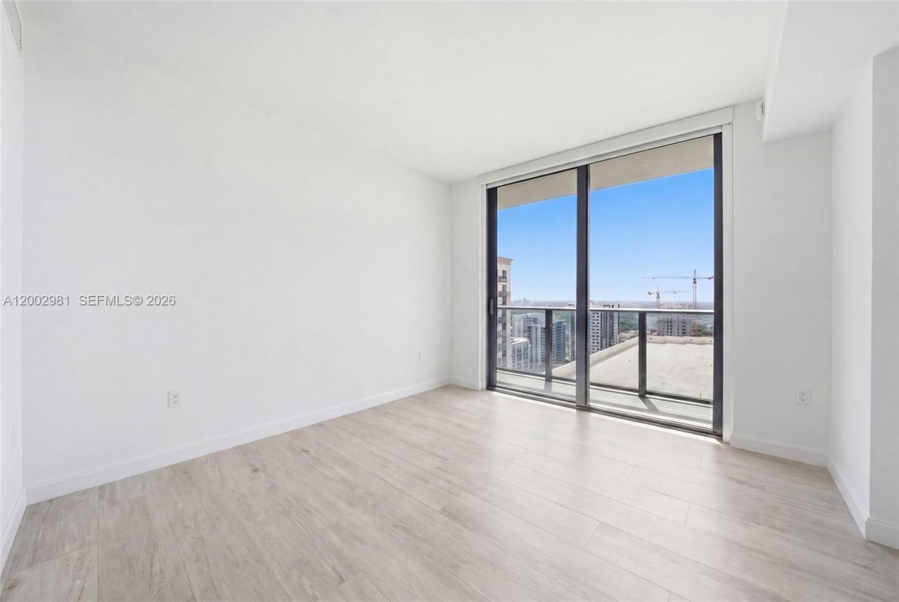 55 SW 9th St, Unit 3106, Miami, FL 33130 Photo