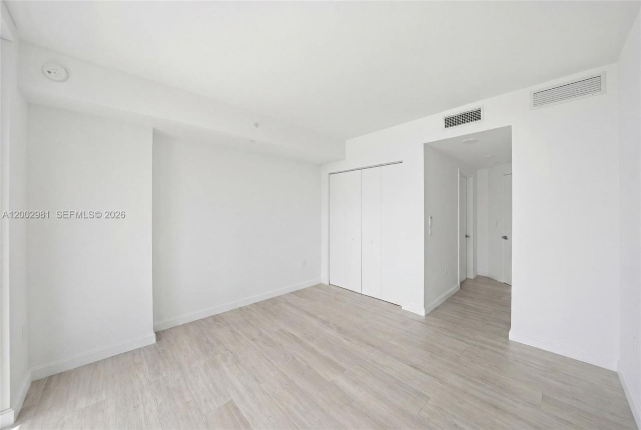 55 SW 9th St, Unit 3106, Miami, FL 33130 Photo