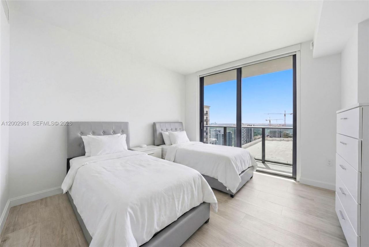 55 SW 9th St , Unit 3106, Miami, FL 33130 Photo