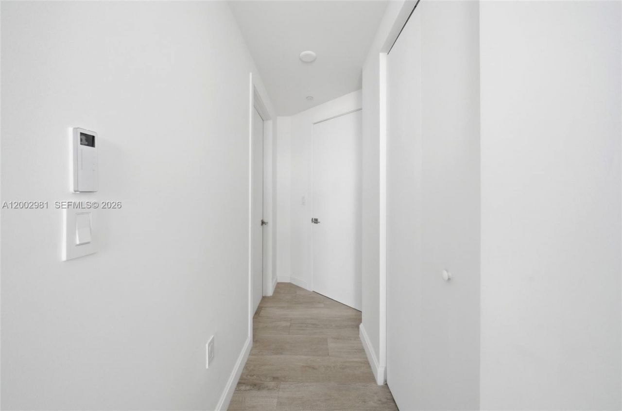 55 SW 9th St, Unit 3106, Miami, FL 33130 Photo