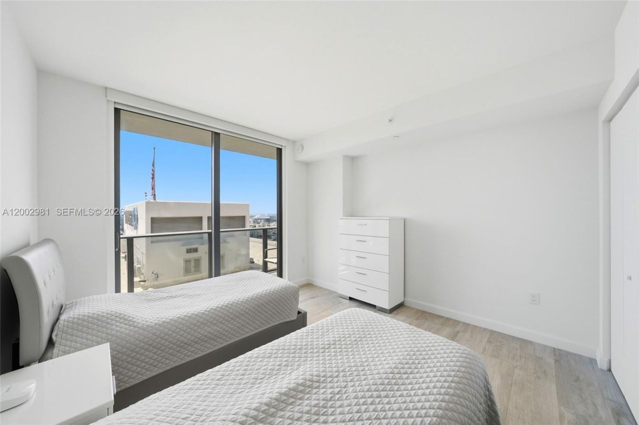 55 SW 9th St , Unit 3106, Miami, FL 33130 Photo