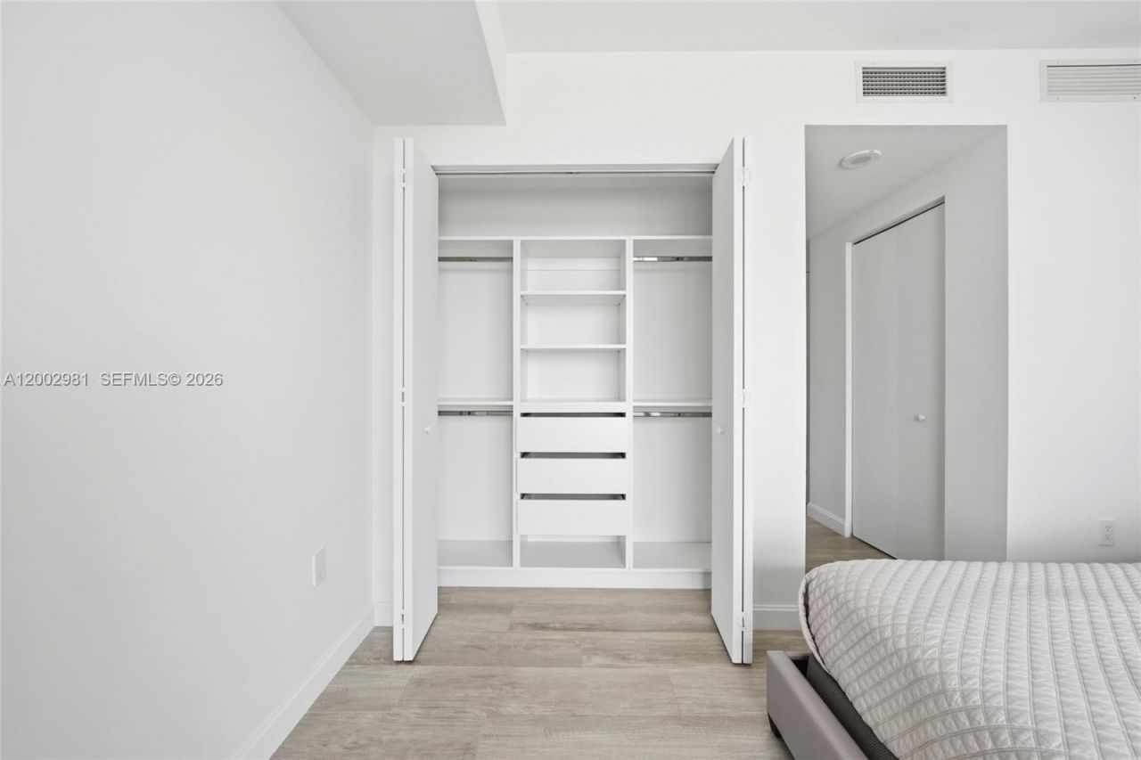 55 SW 9th St , Unit 3106, Miami, FL 33130 Photo