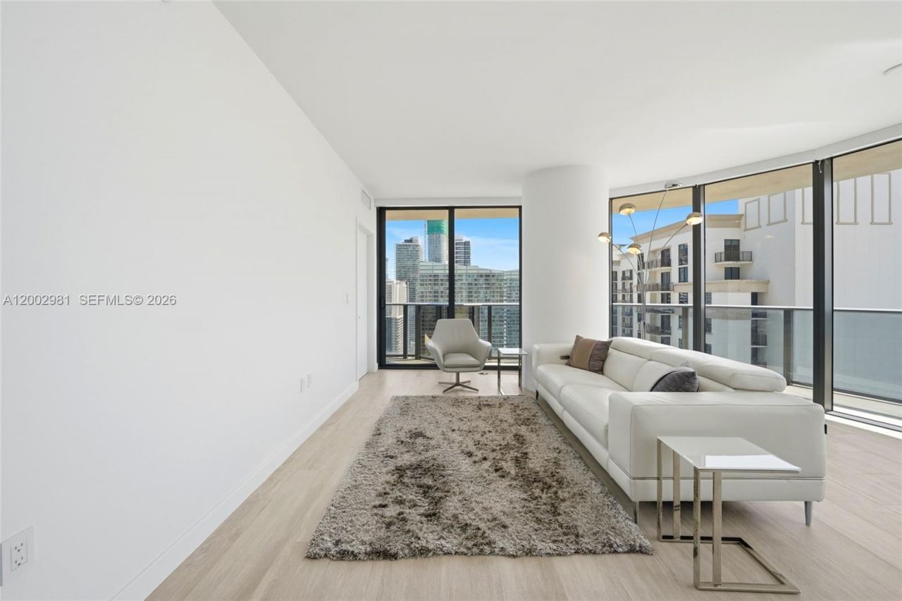 55 SW 9th St, Unit 3106, Miami, FL 33130 Photo