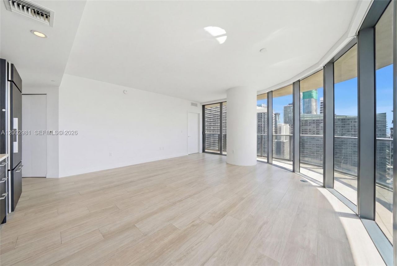 55 SW 9th St, Unit 3106, Miami, FL 33130 Photo