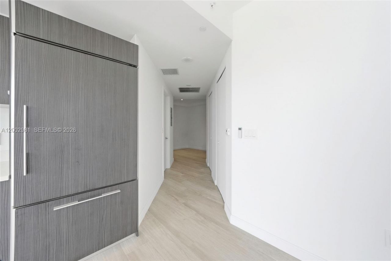55 SW 9th St, Unit 3106, Miami, FL 33130 Photo