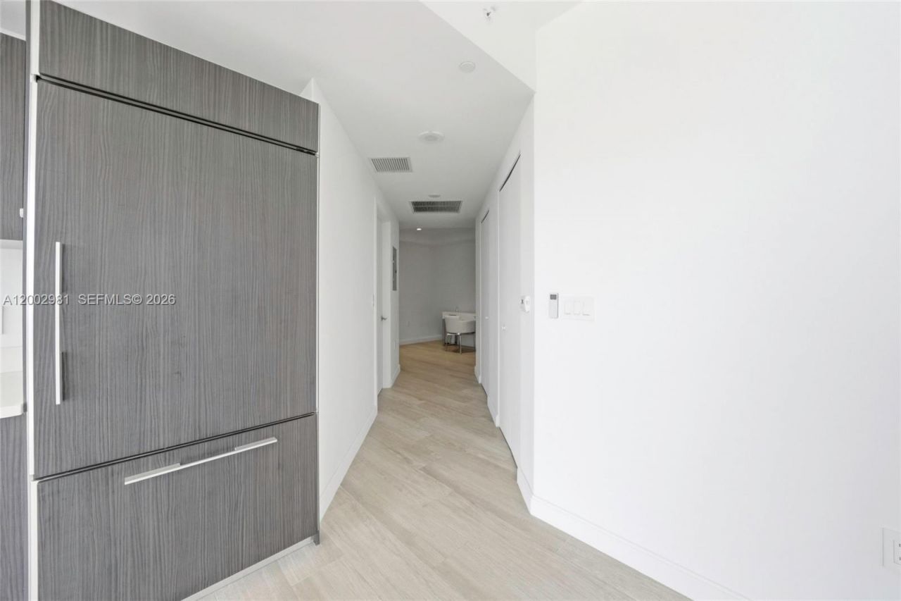 55 SW 9th St , Unit 3106, Miami, FL 33130 Photo