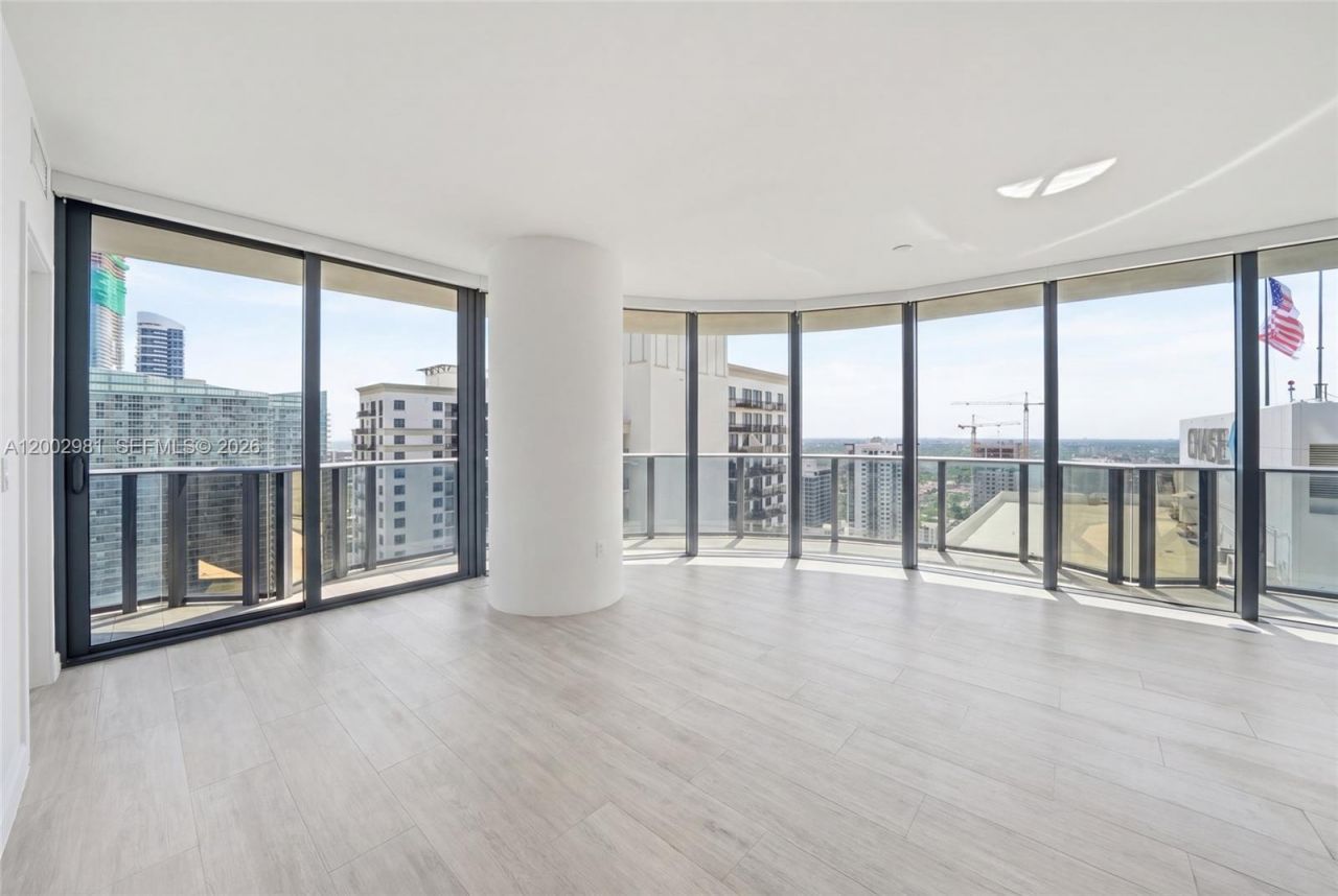 55 SW 9th St, Unit 3106, Miami, FL 33130 Photo
