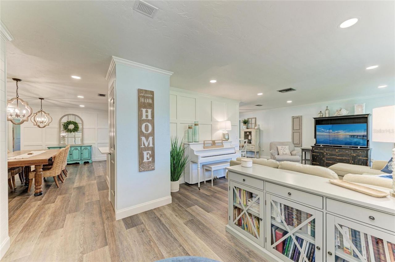 1907 37th Street W, Bradenton, FL 34205 Photo