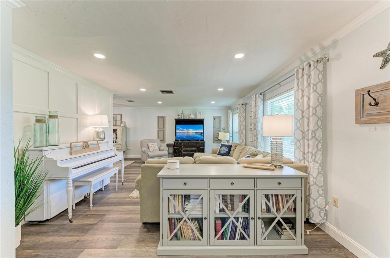 1907 37th Street W, Bradenton, FL 34205 Photo