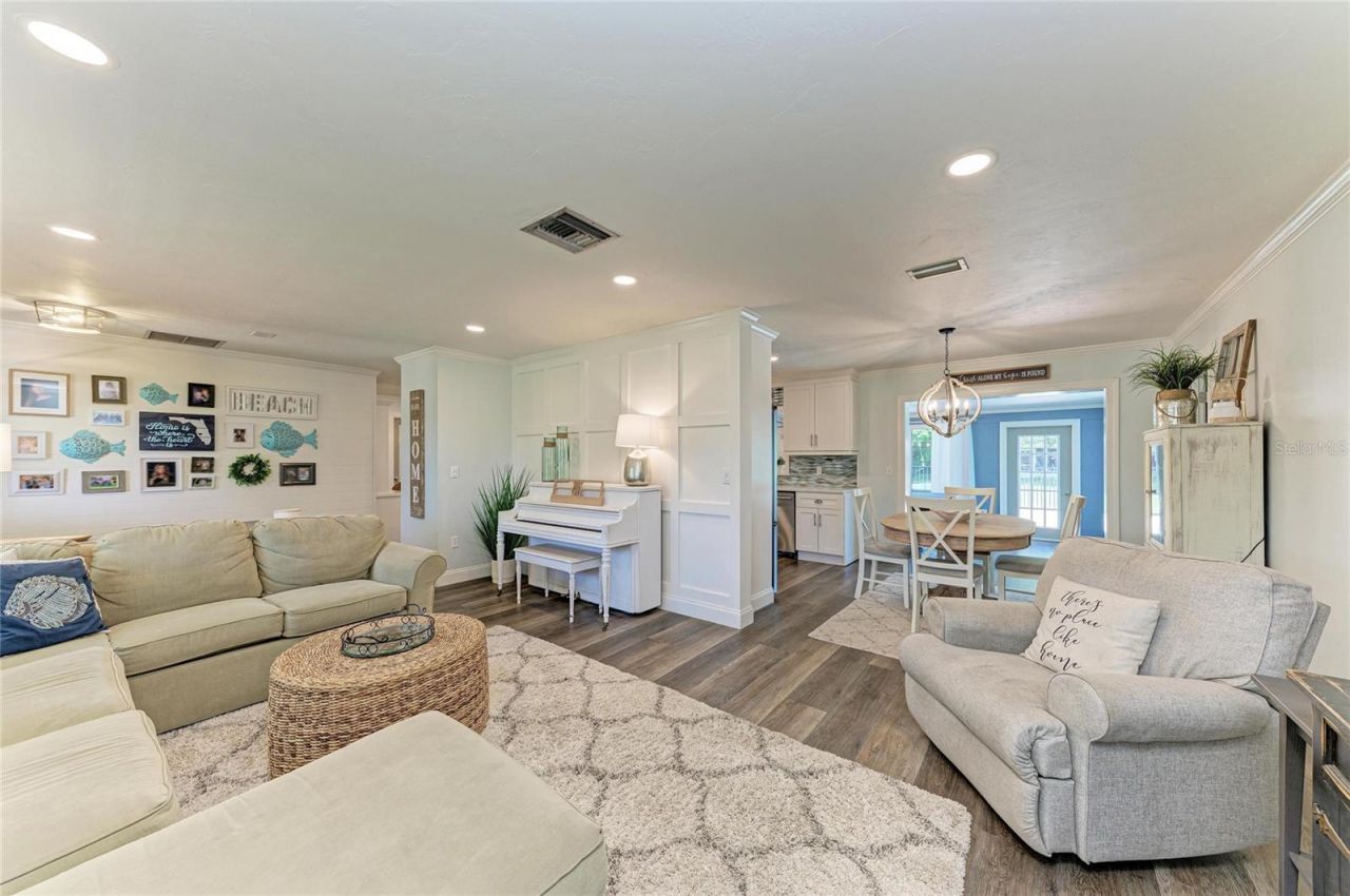 1907 37th Street W, Bradenton, FL 34205 Photo