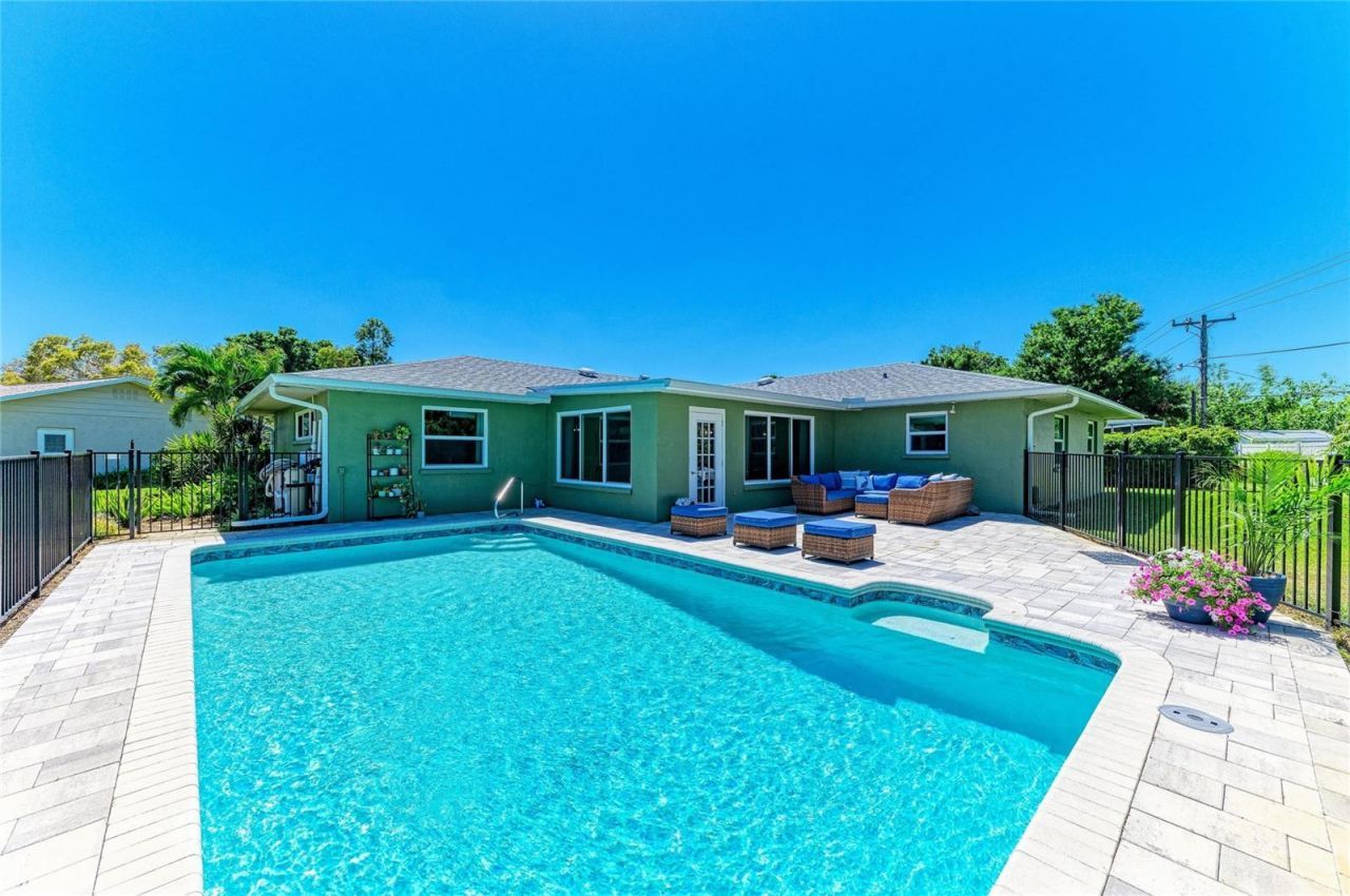 1907 37th Street W, Bradenton, FL 34205 Photo