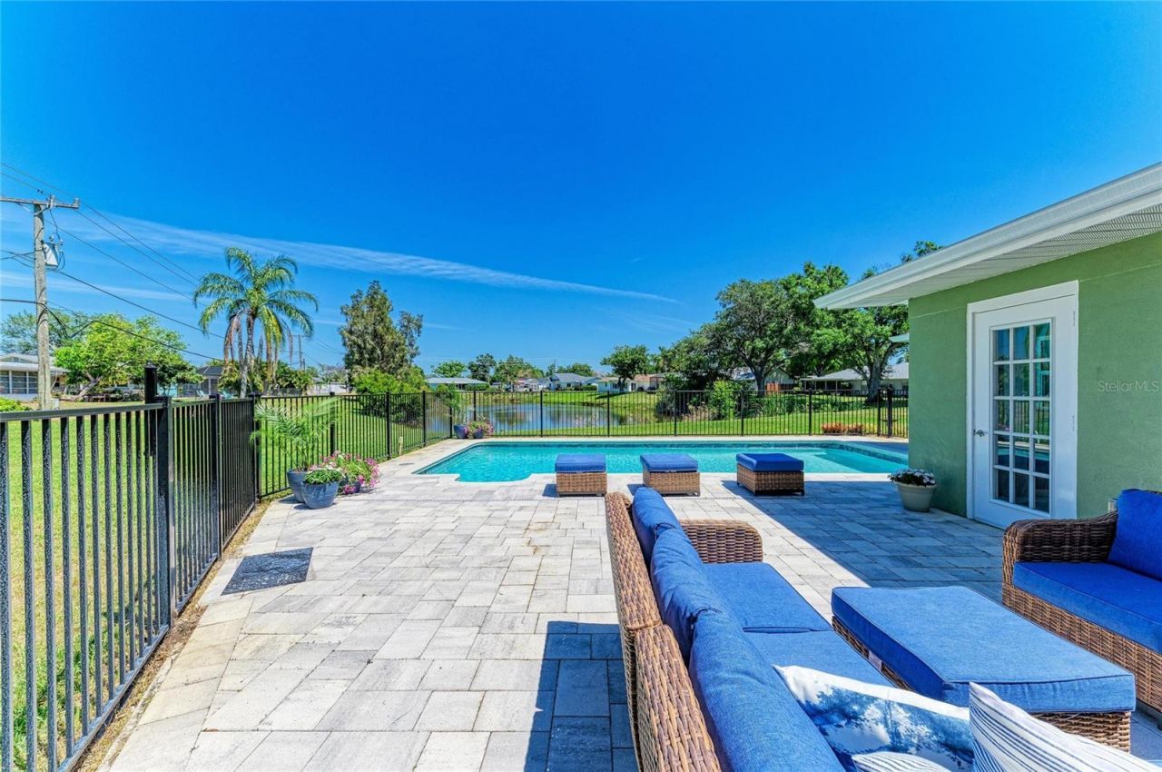 1907 37th Street W, Bradenton, FL 34205 Photo