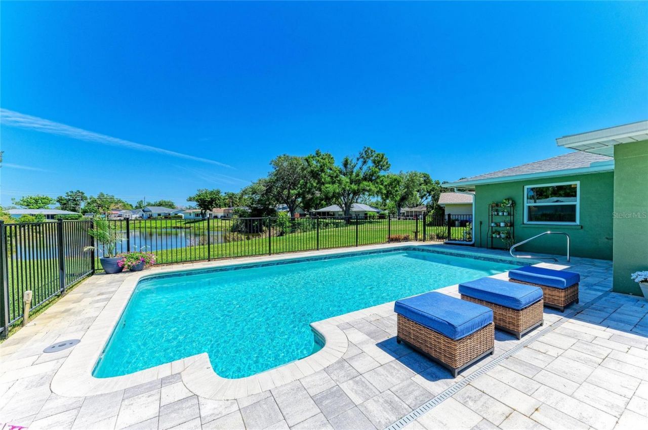 1907 37th Street W, Bradenton, FL 34205 Photo