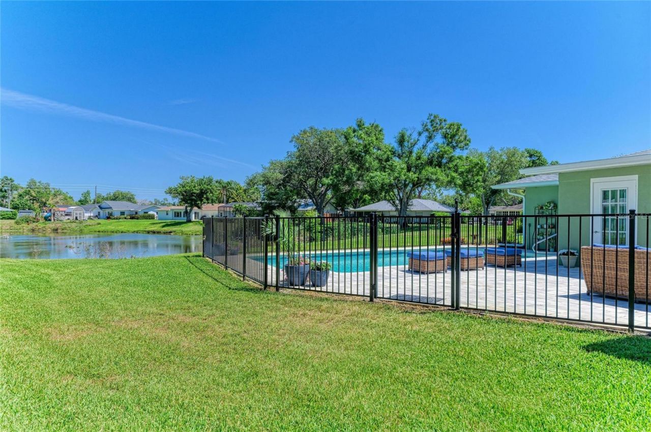 1907 37th Street W, Bradenton, FL 34205 Photo