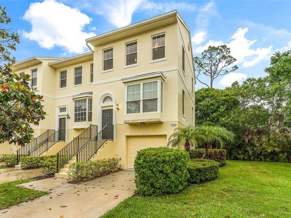 1620 42nd Square, Unit 104, Vero Beach, FL 32960