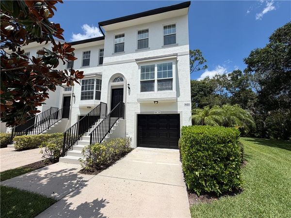 1620 42nd Square, Unit 104, Vero Beach, FL 32960