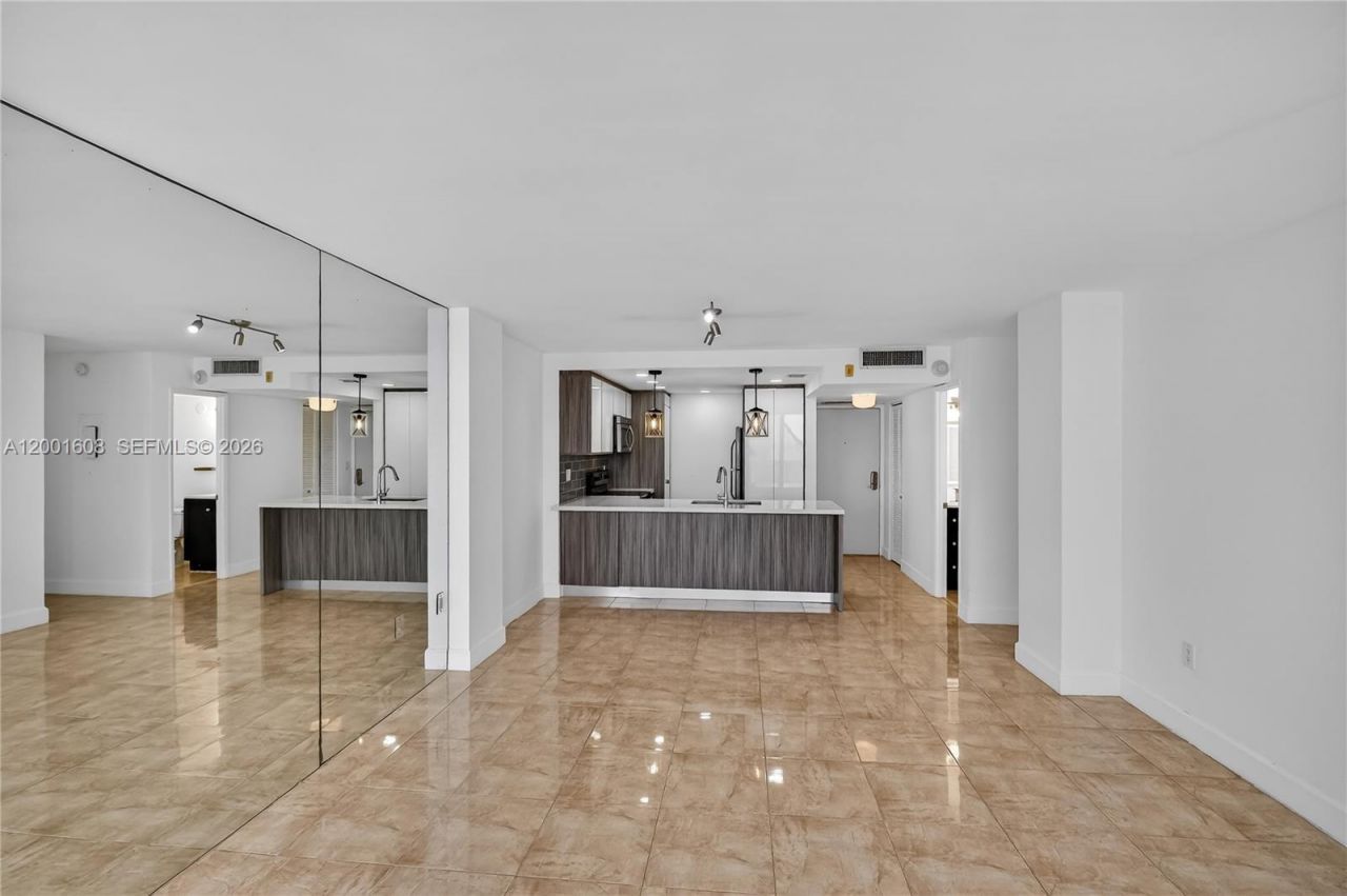 600 NE 36th St , Unit 1220, Miami, FL 33137 Photo