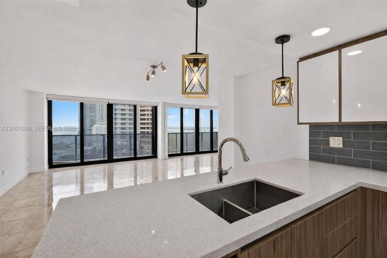 600 NE 36th St, Unit 1220, Miami, FL 33137 Photo