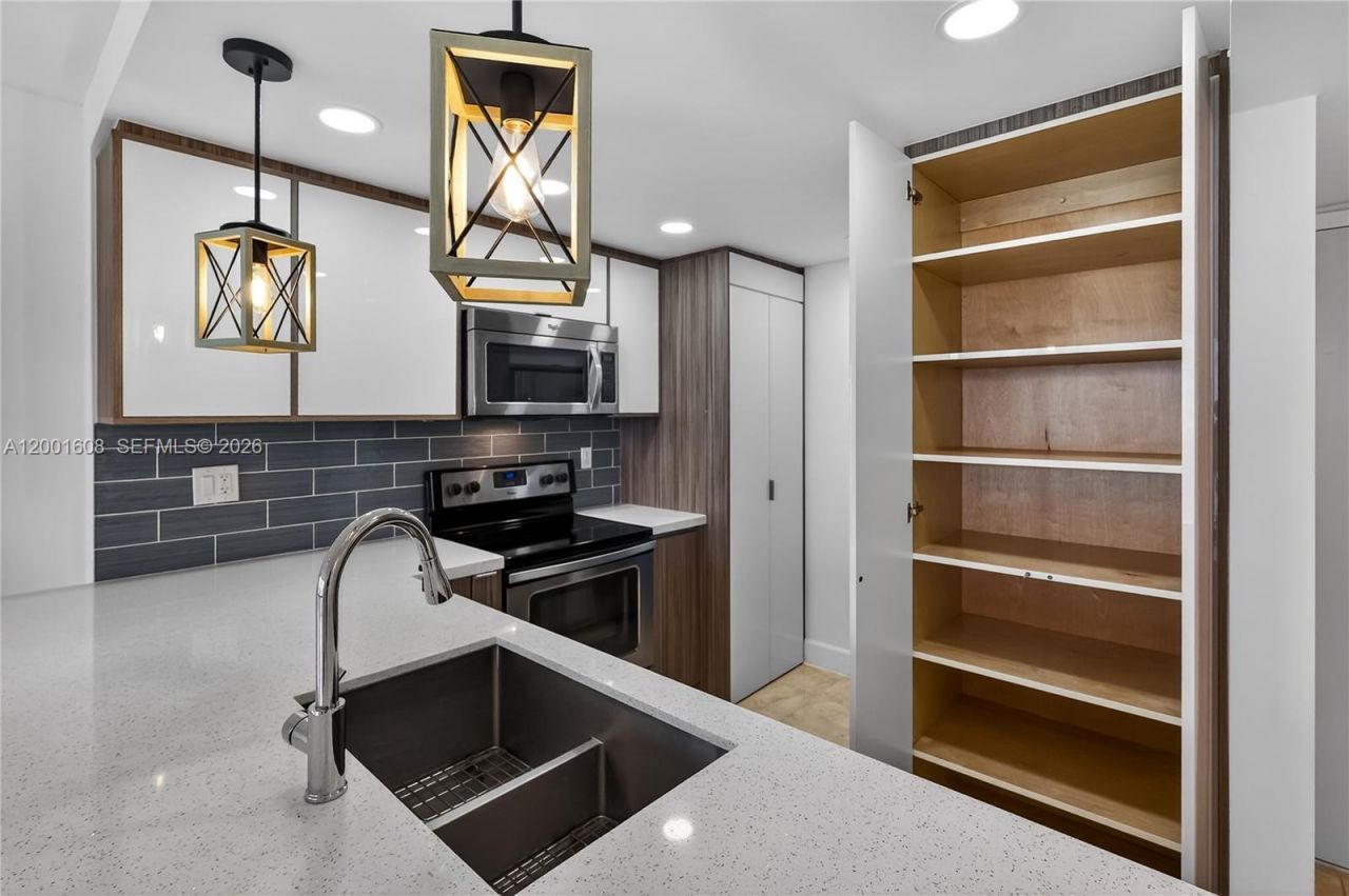 600 NE 36th St , Unit 1220, Miami, FL 33137 Photo