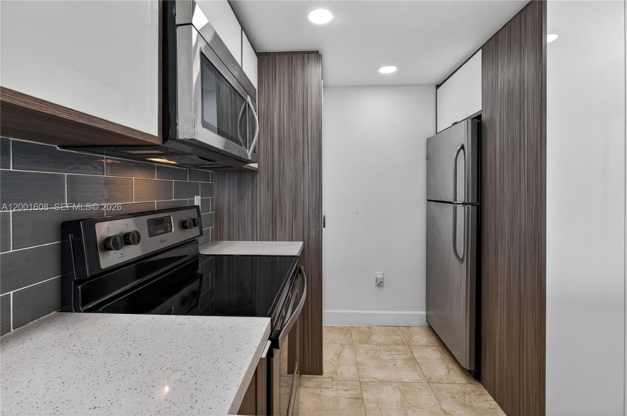 600 NE 36th St, Unit 1220, Miami, FL 33137 Photo