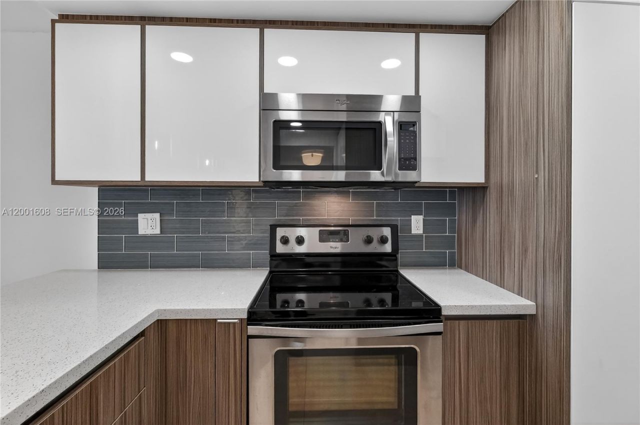 600 NE 36th St, Unit 1220, Miami, FL 33137 Photo