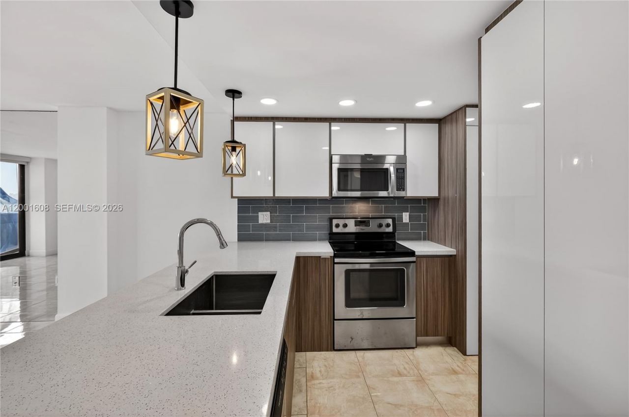 600 NE 36th St, Unit 1220, Miami, FL 33137 Photo
