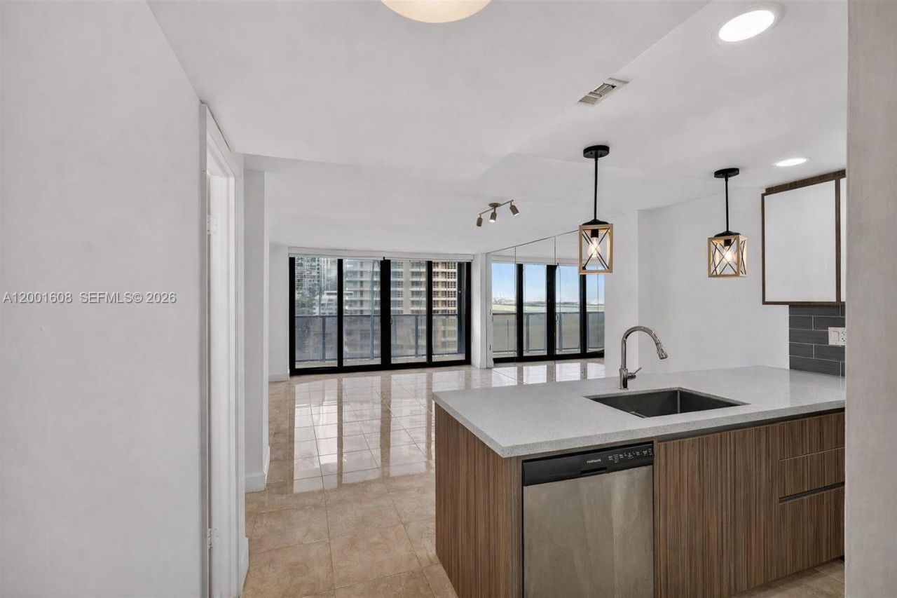 600 NE 36th St , Unit 1220, Miami, FL 33137 Photo