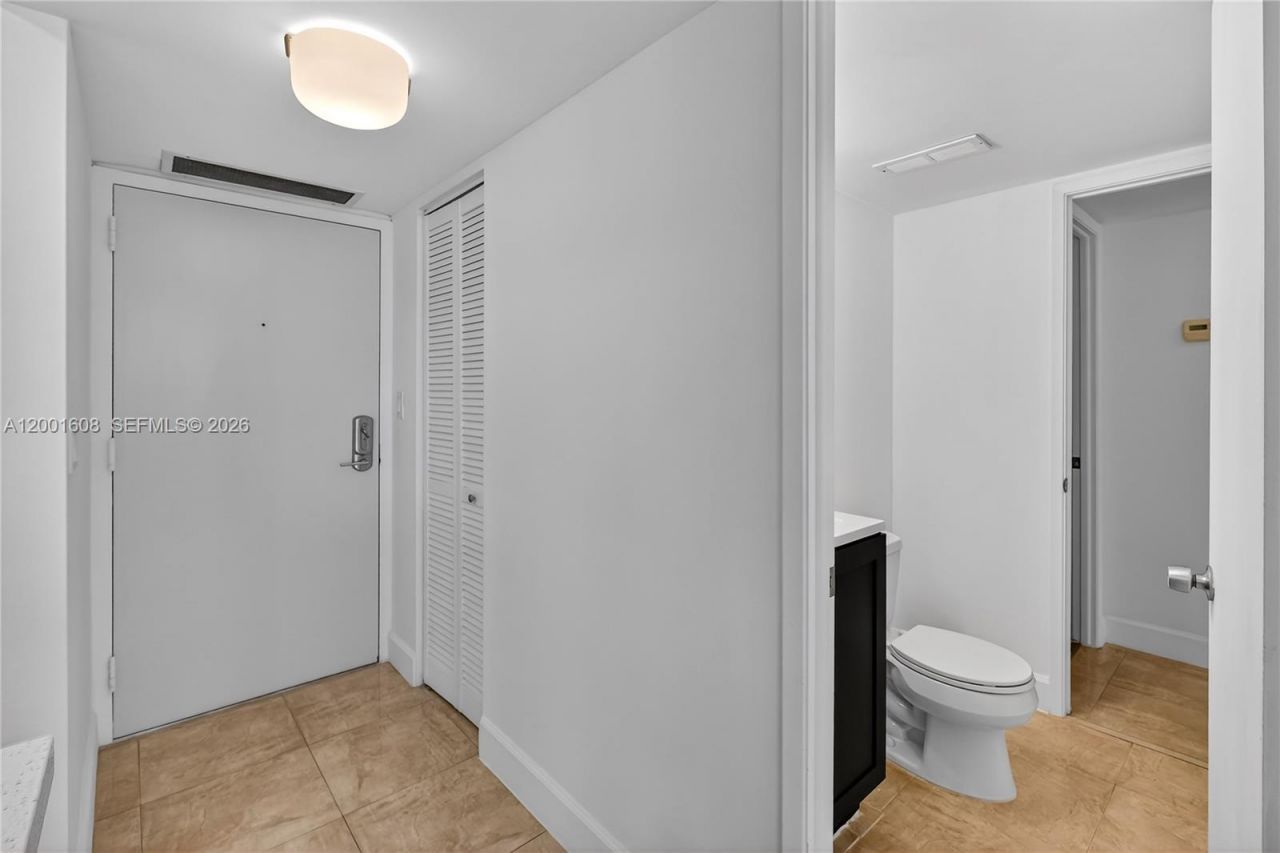 600 NE 36th St, Unit 1220, Miami, FL 33137 Photo