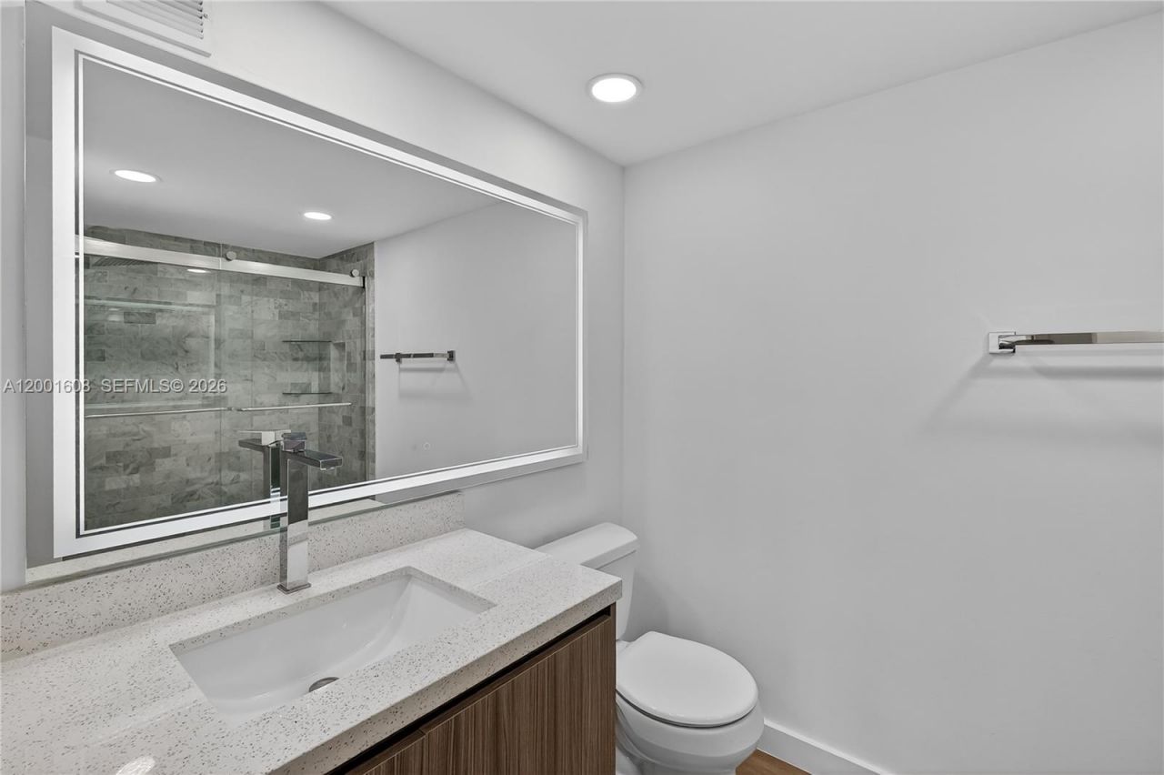 600 NE 36th St , Unit 1220, Miami, FL 33137 Photo