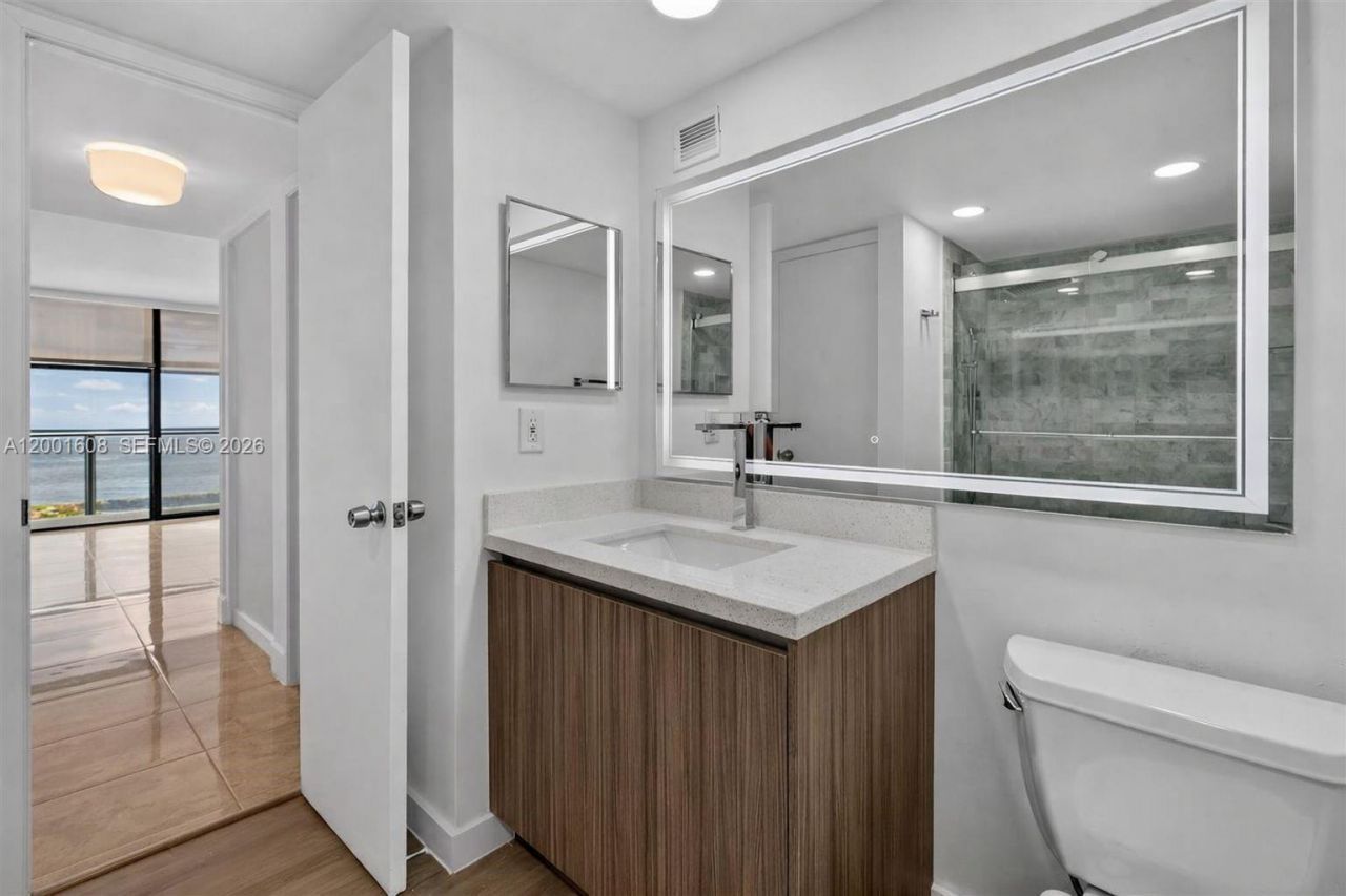 600 NE 36th St , Unit 1220, Miami, FL 33137 Photo