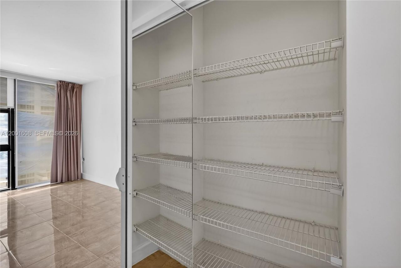 600 NE 36th St , Unit 1220, Miami, FL 33137 Photo