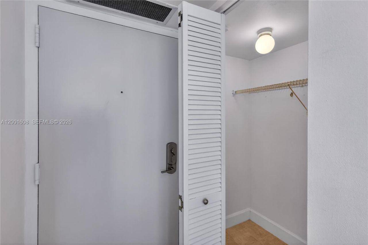 600 NE 36th St , Unit 1220, Miami, FL 33137 Photo