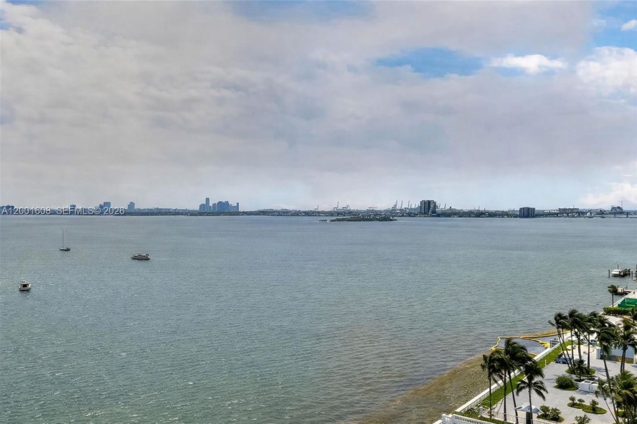 600 NE 36th St, Unit 1220, Miami, FL 33137 Photo