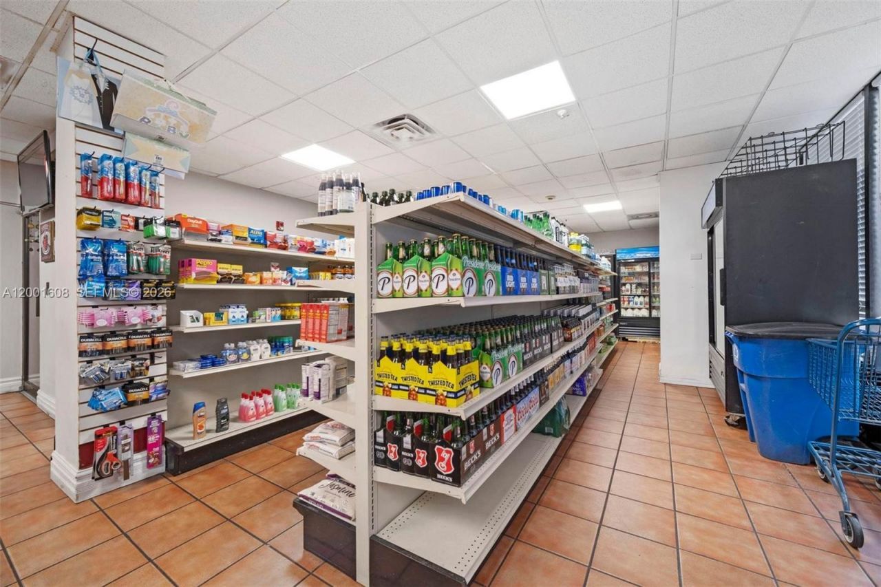 600 NE 36th St, Unit 1220, Miami, FL 33137 Photo