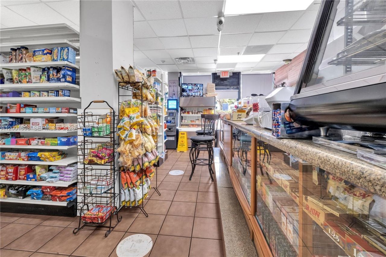 600 NE 36th St, Unit 1220, Miami, FL 33137 Photo