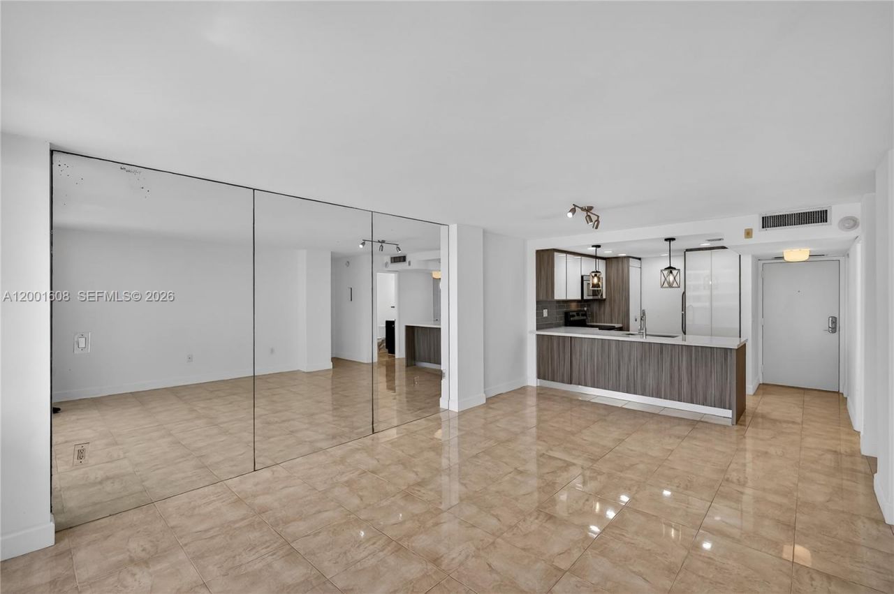 600 NE 36th St , Unit 1220, Miami, FL 33137 Photo