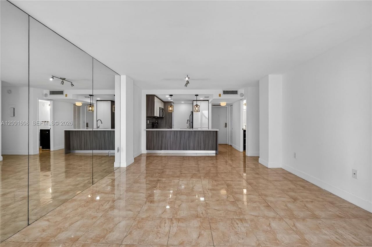 600 NE 36th St , Unit 1220, Miami, FL 33137 Photo