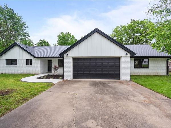 1120 30th Drive, Parsons, KS 67357