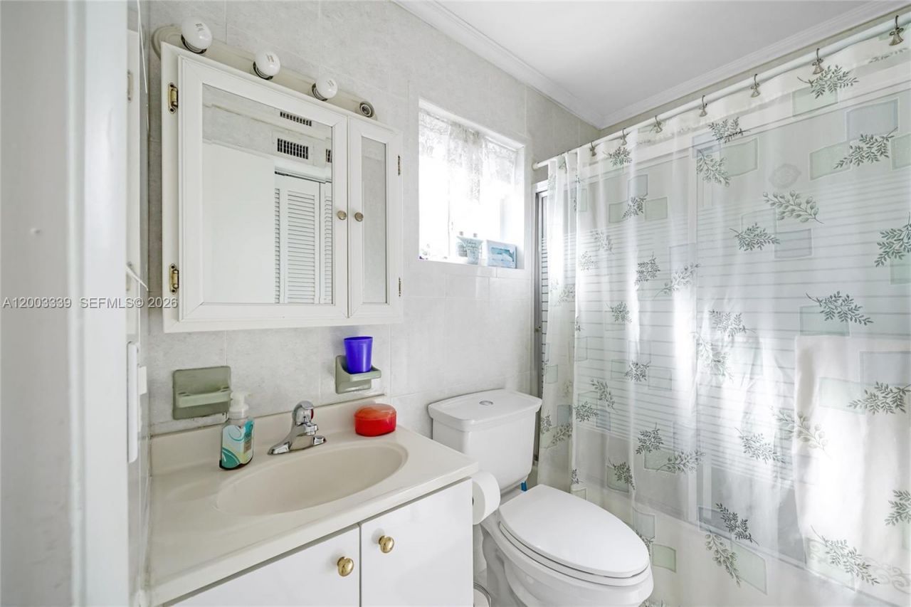 175 E 45th St , Hialeah, FL 33013 Photo