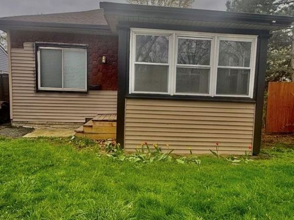 1604 E Meyers Avenue, Hazel Park, MI 48030