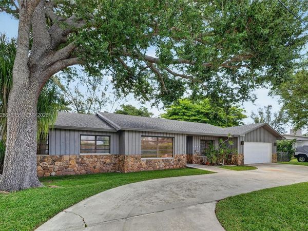 7009 SW 66th Ave , South Miami, FL 33143