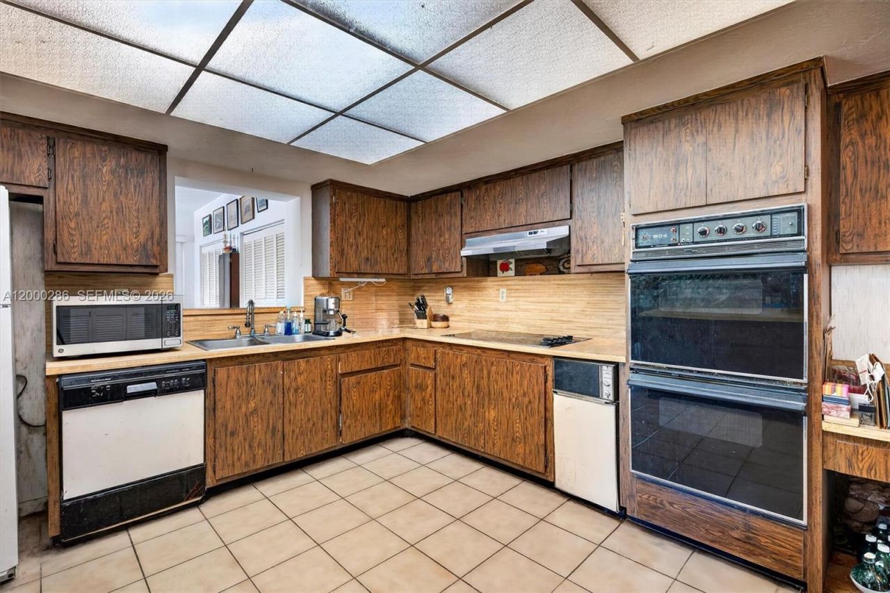 7009 SW 66th Ave , South Miami, FL 33143 Photo