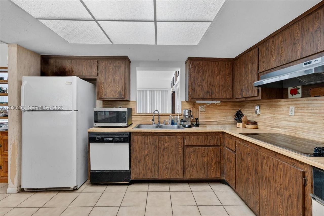 7009 SW 66th Ave , South Miami, FL 33143 Photo