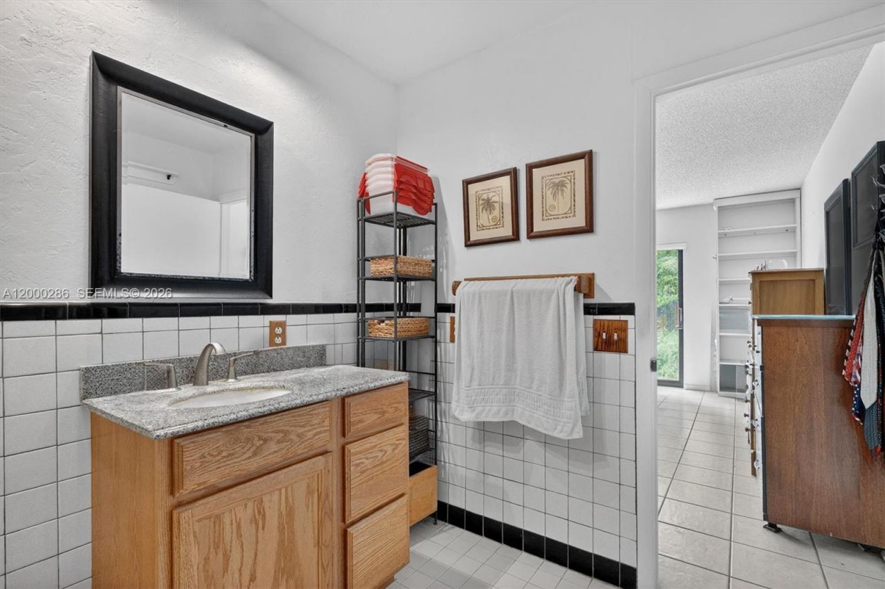 7009 SW 66th Ave , South Miami, FL 33143 Photo