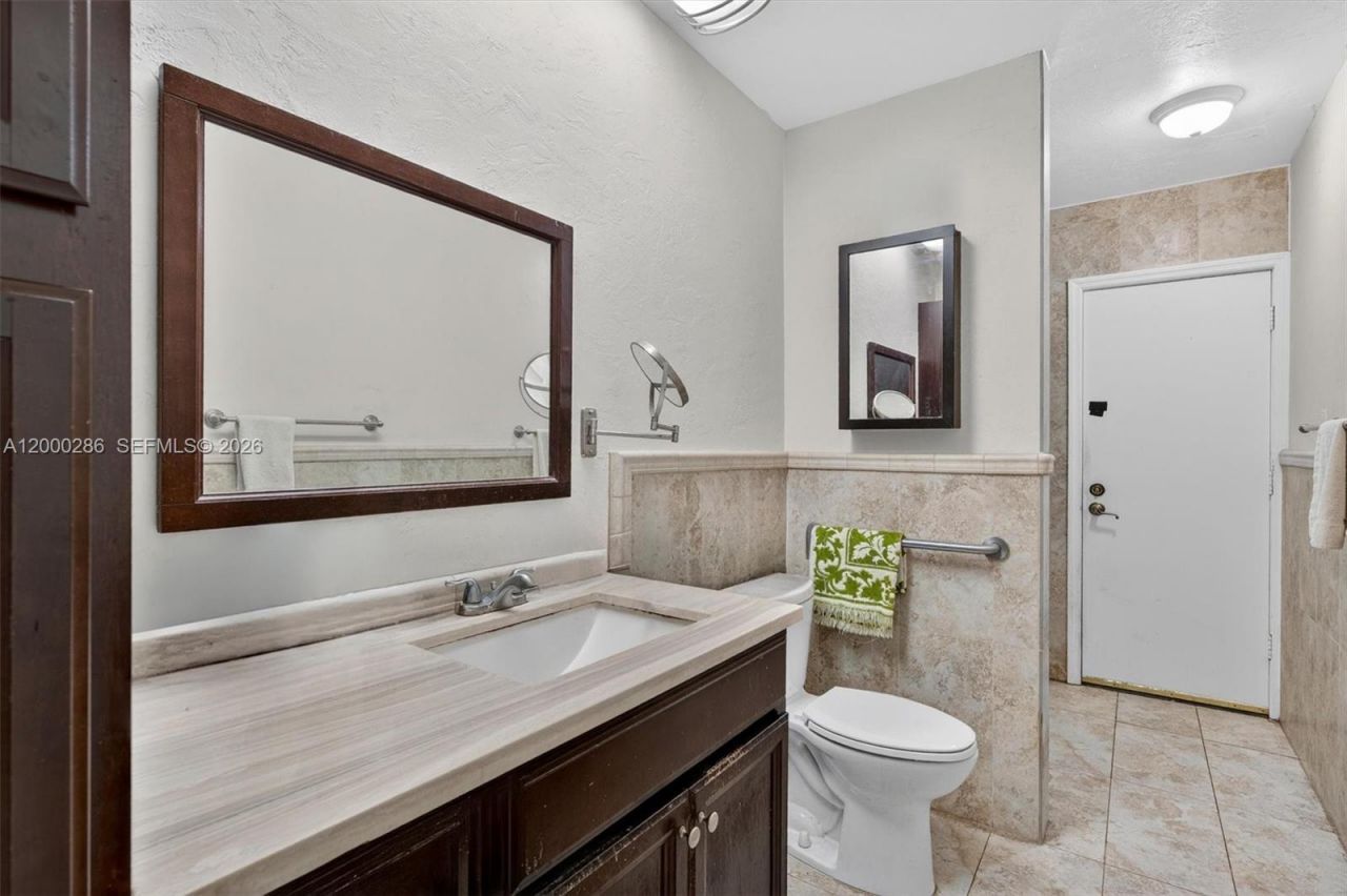 7009 SW 66th Ave , South Miami, FL 33143 Photo