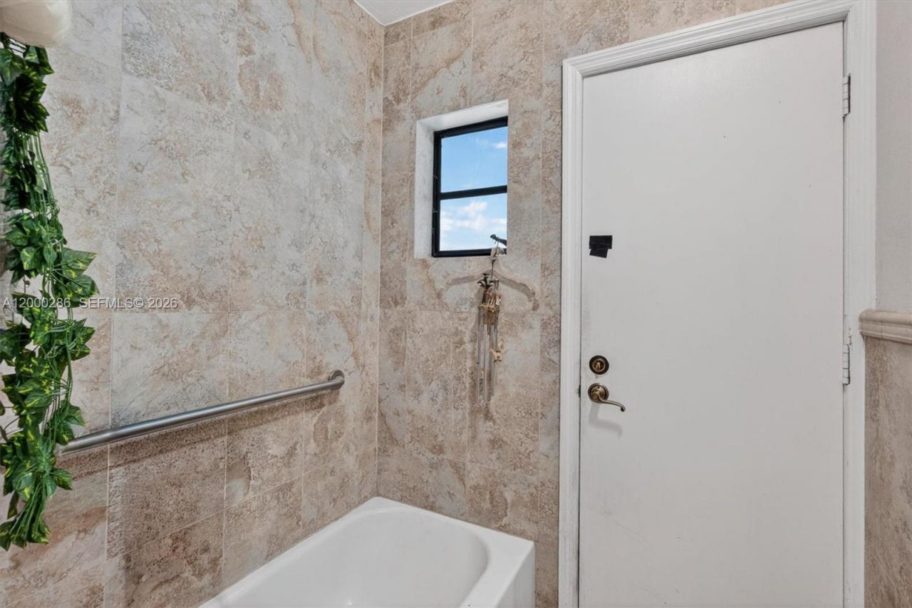 7009 SW 66th Ave , South Miami, FL 33143 Photo