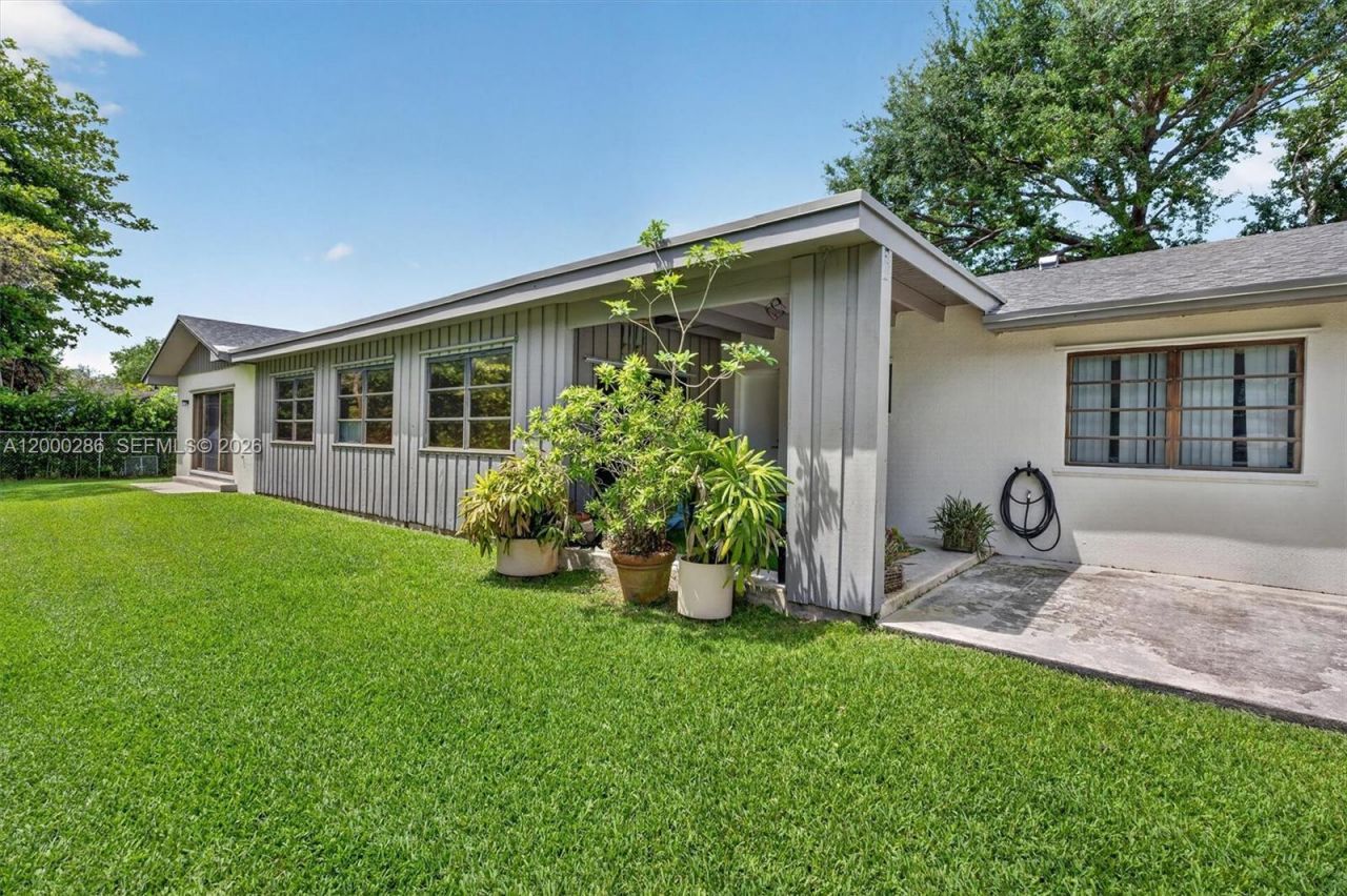 7009 SW 66th Ave , South Miami, FL 33143 Photo