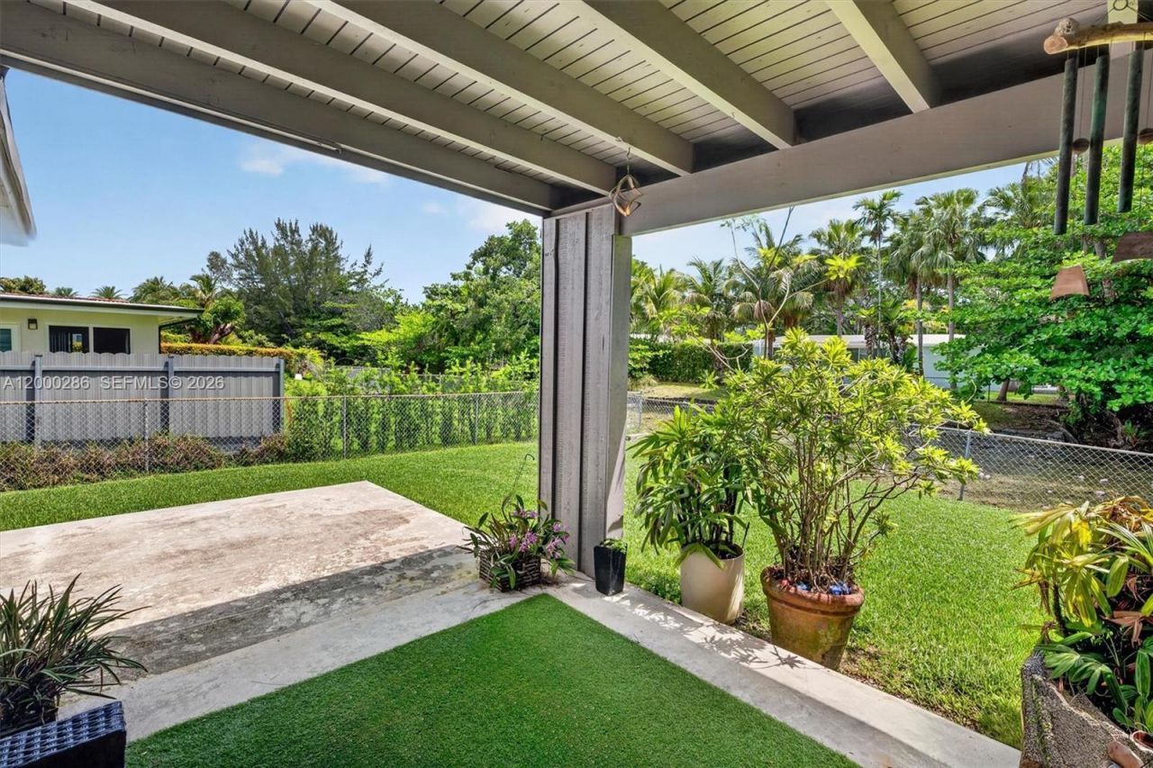 7009 SW 66th Ave , South Miami, FL 33143 Photo