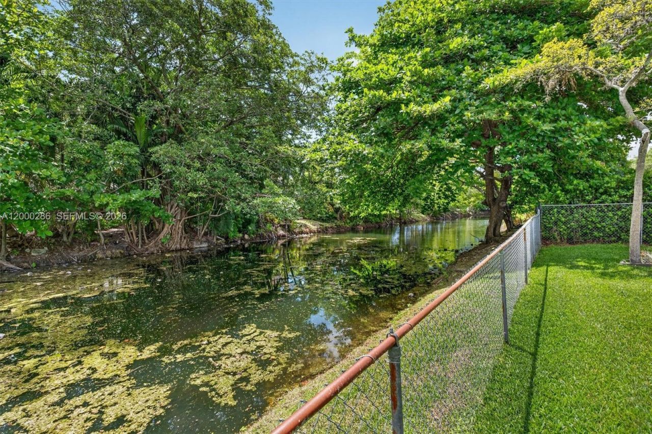 7009 SW 66th Ave , South Miami, FL 33143 Photo